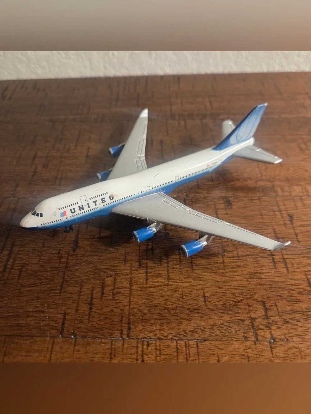 REALTOY United Airlines 747 Die-cast Jet Airplane Blue Tulip Tail #N196UA Model